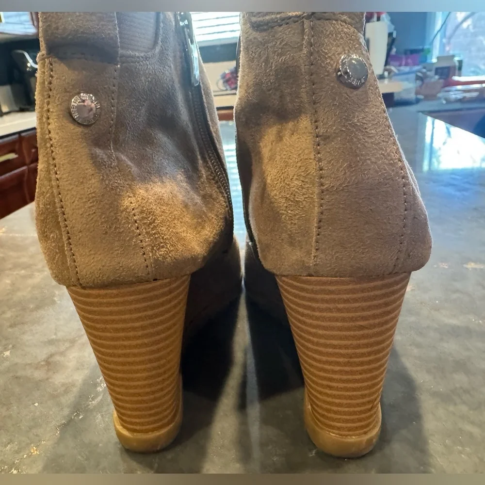 Nine West Suede Ankle Boots Size 8 Taupe‎